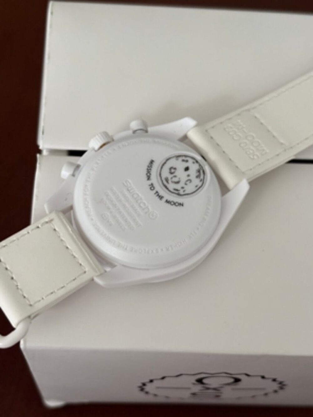 🎨OMEGA 🎨 fashionable white battery watch - Picture 4 of 8